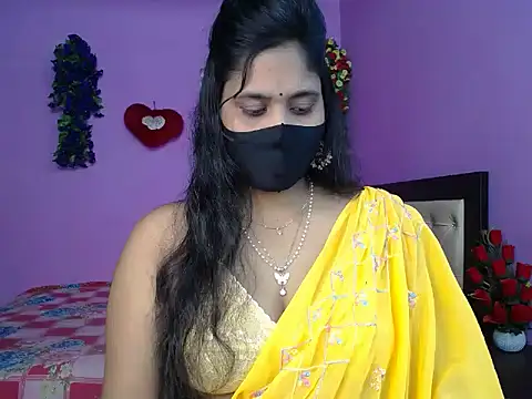 Snapshot of Hot_Maleka chatting on 05/26/26, 04:58 Hot Maleka online show from 05/26/26, 04:58