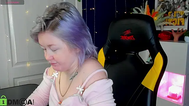 Snapshot of Sara_Robinson chatting on 05/20/26, 02:51 Sara Robinson online show from 05/20/26, 02:51