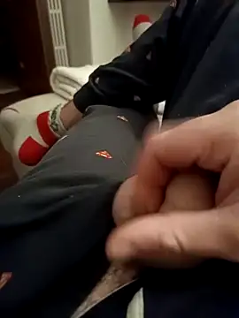 Snapshot of Loveepussyy chatting on 10/29/25, 06:42 Loveepussyy online show from 10/29/25, 06:42