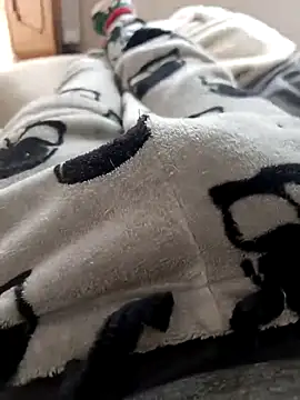 Snapshot of Loveepussyy chatting on 11/06/25, 12:17 Loveepussyy online show from 11/06/25, 12:17