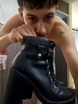 Snapshot of Dangerouspassion777 chatting on 12/14/24, 04:20 Dangerouspassion777 online show from 12/14/24, 04:20