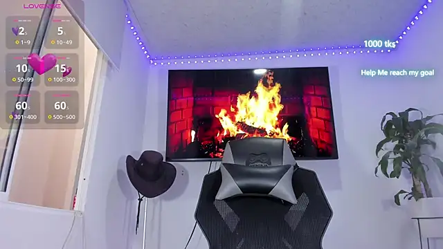 Snapshot of emily_palmeer chatting on 10/24/25, 11:50 emily palmeer online show from 10/24/25, 11:50