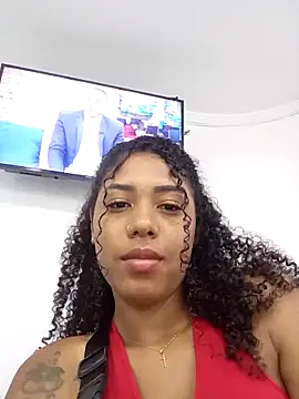 Snapshot of charlotteone chatting on 02/14/25, 01:51 charlotteone online show from 02/14/25, 01:51
