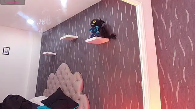 Snapshot of AuroraRojas chatting on 03/15/25, 10:13 AuroraRojas online show from 03/15/25, 10:13