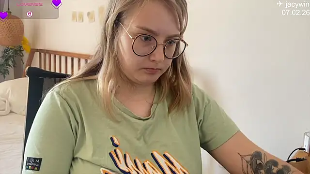 JacyWinslat online show from 02/07/26, 06:39