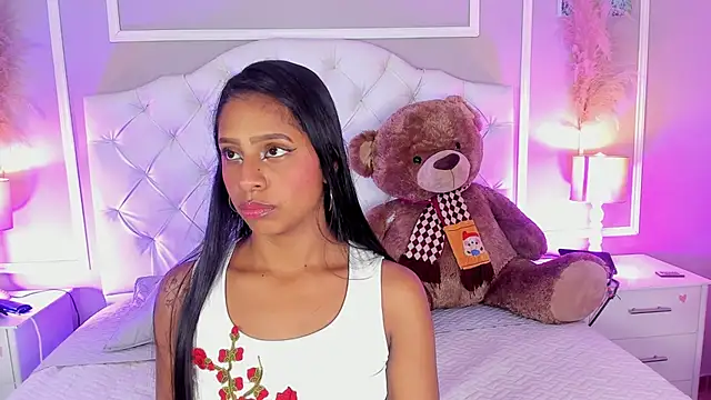 Snapshot of evelyn_evony chatting on 12/11/24, 03:35 evelyn evony online show from 12/11/24, 03:35