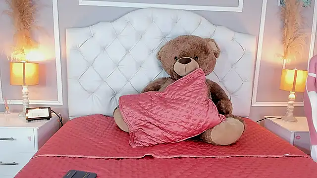 Snapshot of evelyn_evony chatting on 12/20/24, 03:14 evelyn evony online show from 12/20/24, 03:14