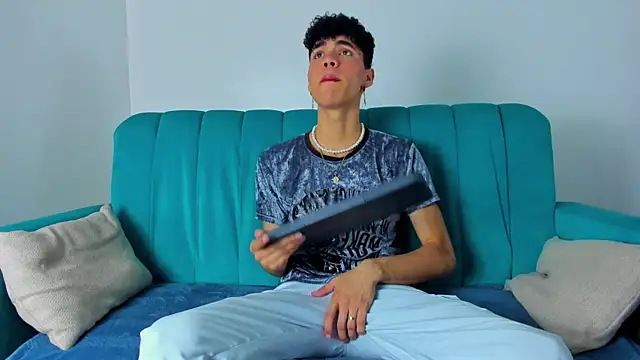 NeoRaptis online show from 01/29/25, 08:04