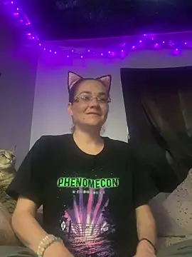 Snapshot of Cutebitch@xh chatting on 04/16/26, 12:55 Cutebitchxh online show from 04/16/26, 12:55