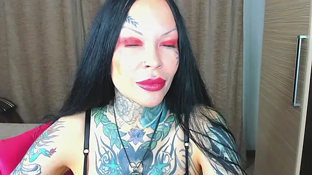 Megan Black Moon online show from 10/04/25, 10:46