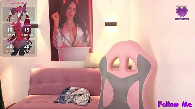 Snapshot of vittorialombardi__ chatting on 10/28/25, 07:12 vittorialombardi online show from 10/28/25, 07:12