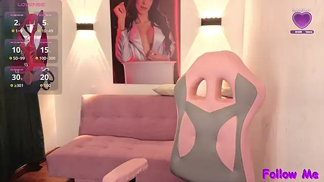 Snapshot of vittorialombardi__ chatting on 11/17/25, 08:09 vittorialombardi online show from 11/17/25, 08:09