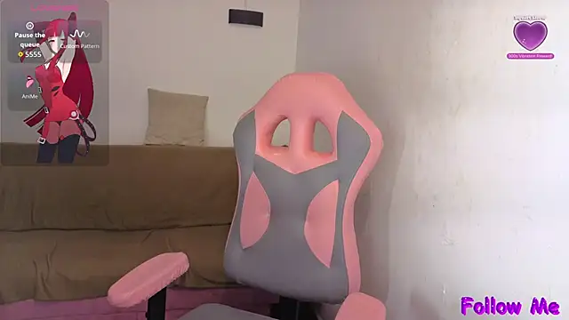 Snapshot of vittorialombardi__ chatting on 12/23/25, 07:17 vittorialombardi online show from 12/23/25, 07:17