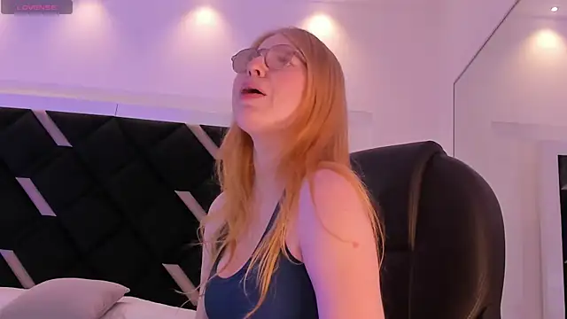 Snapshot of Alexa_Handler chatting on 12/17/25, 07:09 Alexa Handler online show from 12/17/25, 07:09