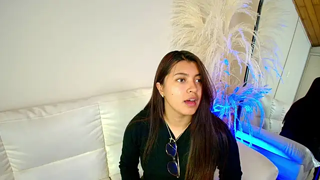 Snapshot of Rebeca_Williams_ chatting on 02/20/25, 12:19 Rebeca Williams online show from 02/20/25, 12:19