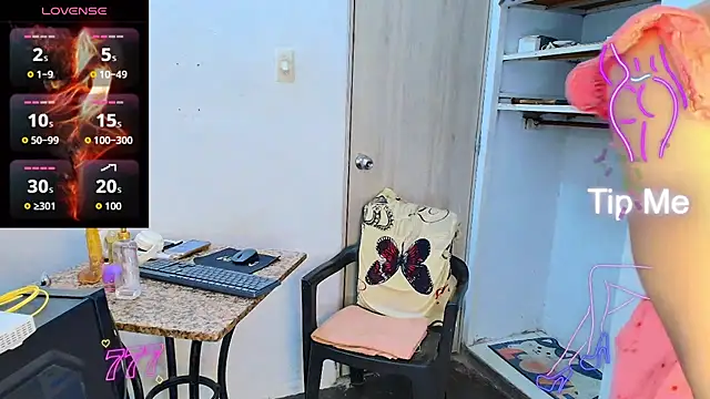 Snapshot of Oh_Tique chatting on 07/10/26, 12:26 Oh Tique online show from 07/10/26, 12:26