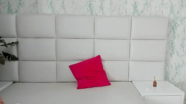 MIA  SAENZ online show from 12/23/24, 01:24