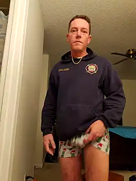 Snapshot of Bigtater1999 chatting on 12/10/24, 03:41 Bigtater1999 online show from 12/10/24, 03:41