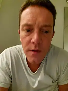 Snapshot of Bigtater1999 chatting on 12/31/24, 01:15 Bigtater1999 online show from 12/31/24, 01:15