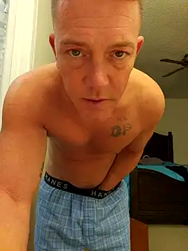 Snapshot of Bigtater1999 chatting on 01/04/25, 03:07 Bigtater1999 online show from 01/04/25, 03:07