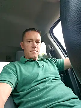 Snapshot of Bigtater1999 chatting on 09/27/25, 11:37 Bigtater1999 online show from 09/27/25, 11:37