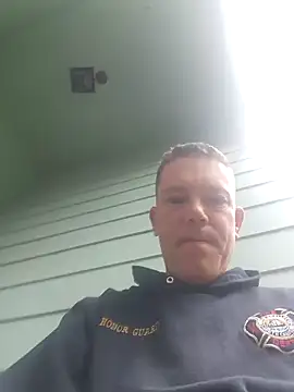 Snapshot of Bigtater1999 chatting on 09/30/25, 01:05 Bigtater1999 online show from 09/30/25, 01:05