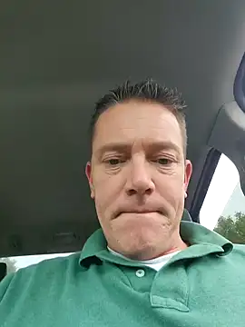 Snapshot of Bigtater1999 chatting on 10/21/25, 09:37 Bigtater1999 online show from 10/21/25, 09:37