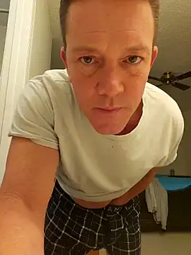 Snapshot of Bigtater1999 chatting on 10/27/25, 10:03 Bigtater1999 online show from 10/27/25, 10:03