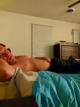 Snapshot of Bigtater1999 chatting on 11/04/25, 12:54 Bigtater1999 online show from 11/04/25, 12:54