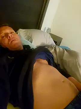 Snapshot of Bigtater1999 chatting on 11/09/25, 02:15 Bigtater1999 online show from 11/09/25, 02:15