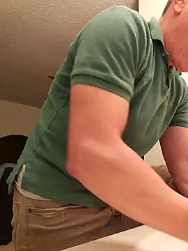 Snapshot of Bigtater1999 chatting on 11/11/25, 12:10 Bigtater1999 online show from 11/11/25, 12:10