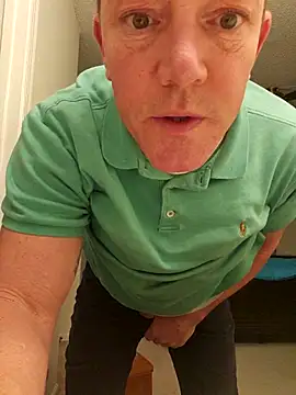 Snapshot of Bigtater1999 chatting on 11/21/25, 10:19 Bigtater1999 online show from 11/21/25, 10:19