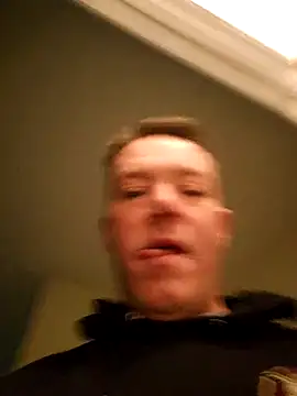 Snapshot of Bigtater1999 chatting on 11/30/25, 02:32 Bigtater1999 online show from 11/30/25, 02:32