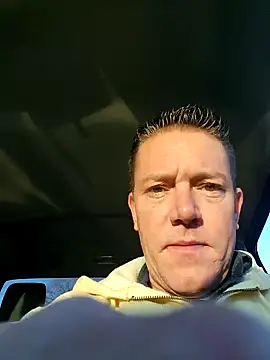 Snapshot of Bigtater1999 chatting on 12/01/25, 12:43 Bigtater1999 online show from 12/01/25, 12:43