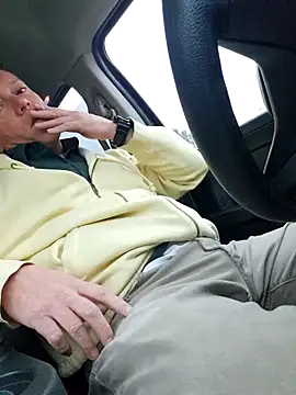 Snapshot of Bigtater1999 chatting on 12/02/25, 12:43 Bigtater1999 online show from 12/02/25, 12:43