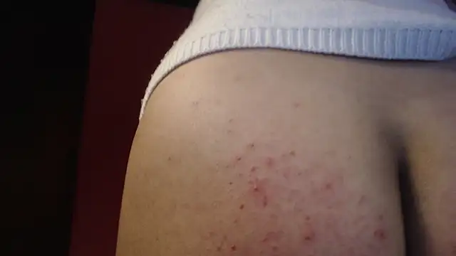 Snapshot of bunnyemilyrose36 chatting on 11/13/25, 02:54 bunnyemilyrose36 online show from 11/13/25, 02:54