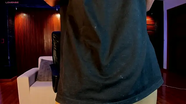 Snapshot of Aaron_Scoot chatting on 01/13/26, 08:36 Aaron Scoot online show from 01/13/26, 08:36