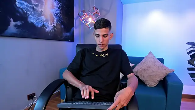 Aaron Scoot online show from 04/20/26, 08:43