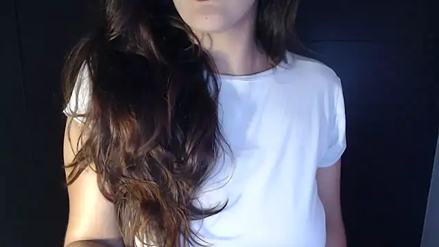 AdharaLujan online show from 04/16/26, 02:07