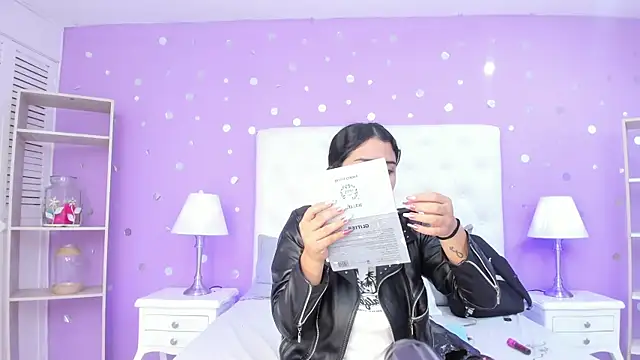 Snapshot of scarlette_15_ chatting on 11/29/25, 02:58 scarlette 15 online show from 11/29/25, 02:58