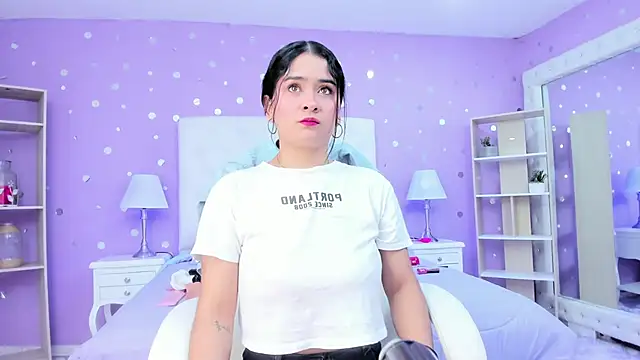 Snapshot of scarlette_15_ chatting on 12/03/25, 03:03 scarlette 15 online show from 12/03/25, 03:03