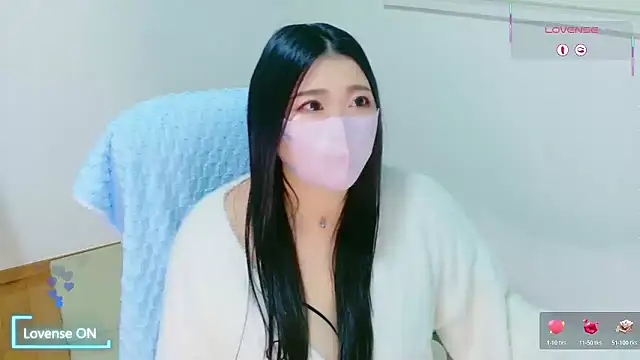 Snapshot of yukinko_o_ chatting on 12/19/25, 01:07 yukinko o online show from 12/19/25, 01:07