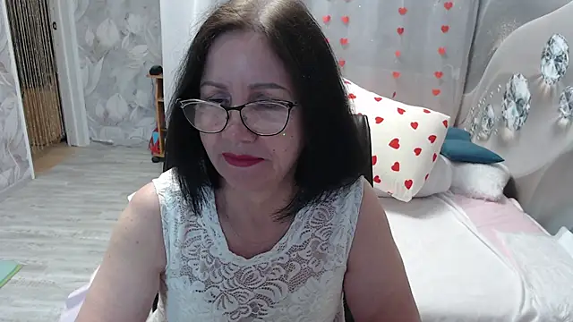 Snapshot of OlgaHottie chatting on 05/17/26, 11:34 OlgaHottie online show from 05/17/26, 11:34