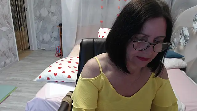 Snapshot of OlgaHottie chatting on 05/19/26, 11:44 OlgaHottie online show from 05/19/26, 11:44
