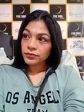 Snapshot of Paula_Convers chatting on 12/27/24, 01:28 Paula Convers online show from 12/27/24, 01:28