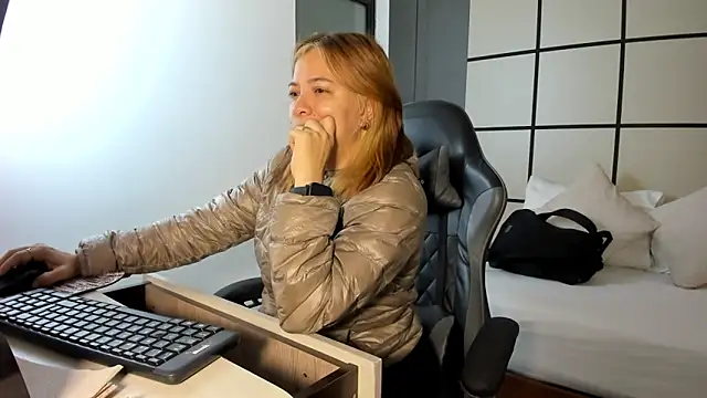 alma fenix online show from 02/03/26, 12:21