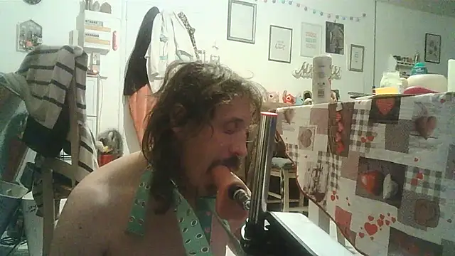 Snapshot of cyril020202 chatting on 10/26/25, 09:42 cyril020202 online show from 10/26/25, 09:42