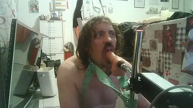 Snapshot of cyril020202 chatting on 10/29/25, 05:47 cyril020202 online show from 10/29/25, 05:47