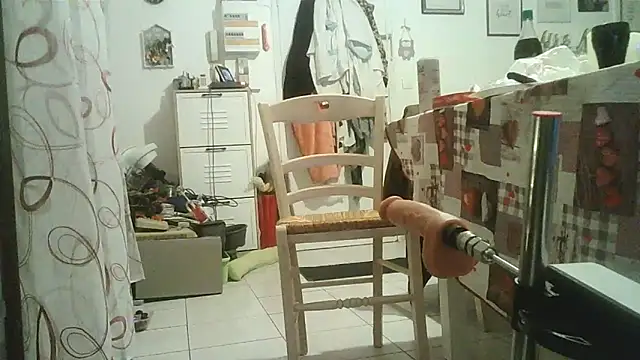 Snapshot of cyril020202 chatting on 11/06/25, 08:54 cyril020202 online show from 11/06/25, 08:54