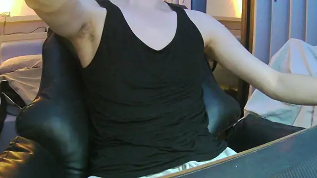 Snapshot of Ray175oo chatting on 07/04/26, 06:47 Ray175oo online show from 07/04/26, 06:47
